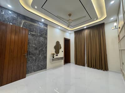 10 Marla Brand New Luxury House Available For Rent In Bahria Town Lahore