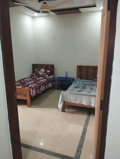Girls rooms available Bhatta chowk Gulshan Ali colony.