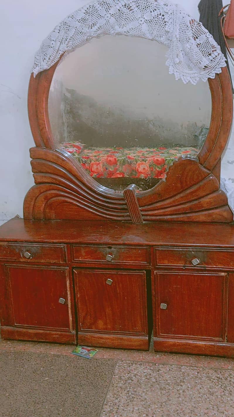 dressing table 0