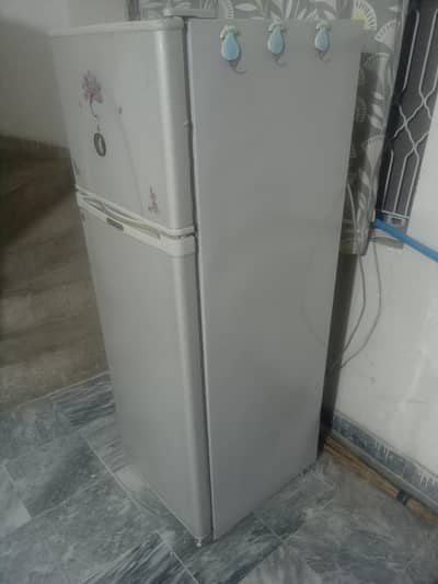 Dawlance Fridge Medium Size