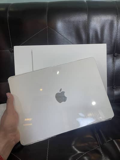 Macbook Air 2022 M2 13’inch 8/256 - Apple laptop