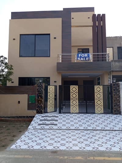 I SELL 5 MARLA BRAND NEW HOUSE IN BAHRIA ORCHARD LAHORE