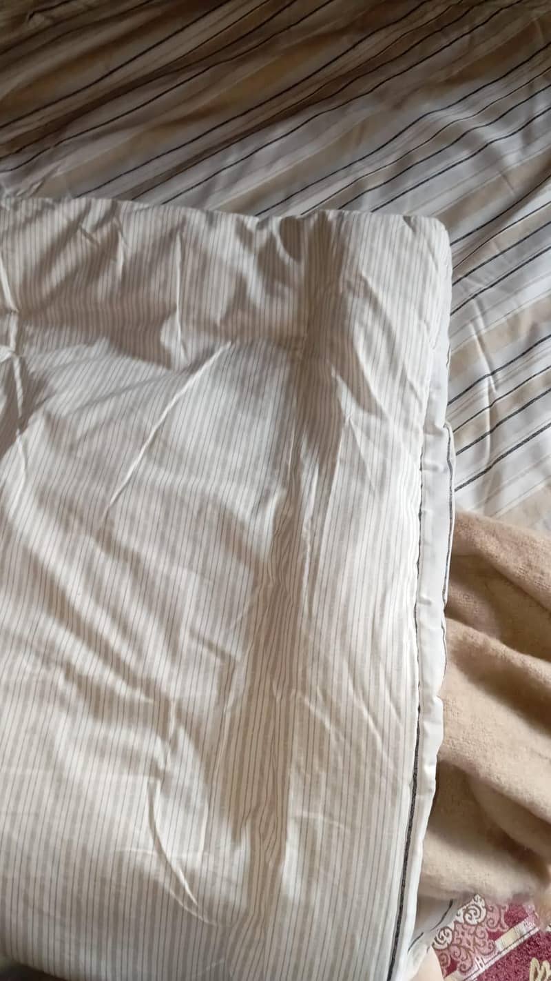 Comforter 6