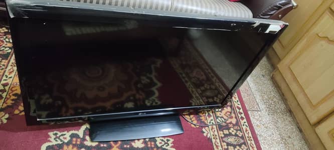 LG LCD  FORSALE.