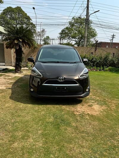 Toyota Sienta 2018