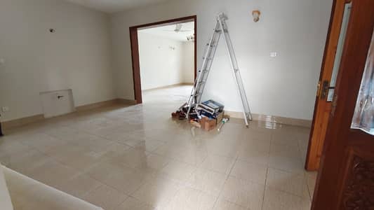 F-11 Beautiful Like Brand New Upper Portion For Rent