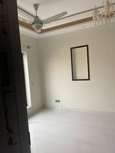 G. 9 Upper Porction 3bed 3bath Brand New . Dd T. V Lounch