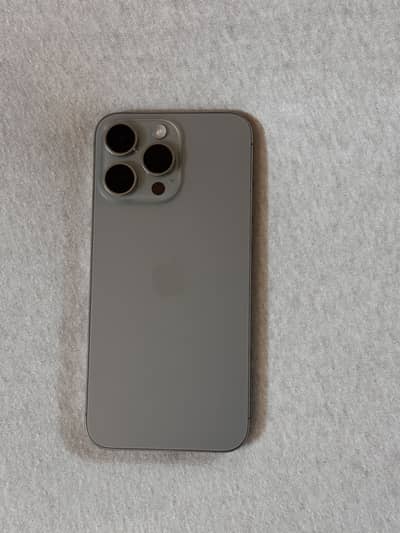 Iphone 15 pro Max 100% battery