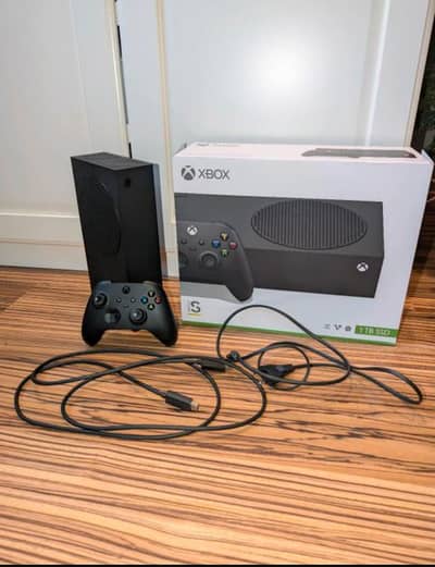 XBOX Series S 1TB Carbo Black 10/10 condition