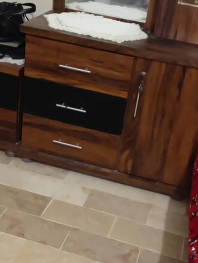 Dressing Table for sale in good condition