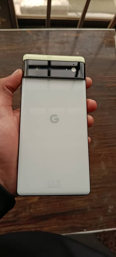 Google Pixel 6 (like new)