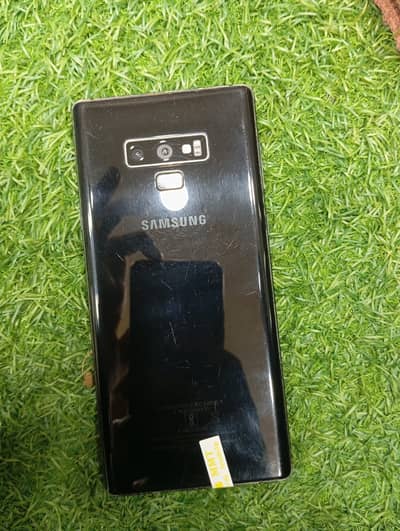 Samsung Mobile Note 9 dot and shade