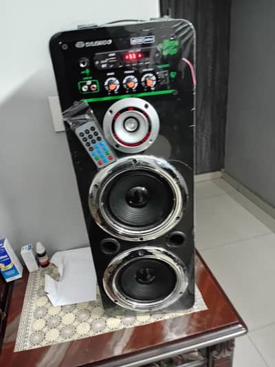 Bluetooth  speaker  for sale   awaz bot achi hn condition  new