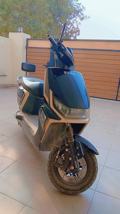 EVEE Electric Scooty Model: Gen Z