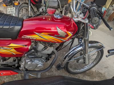 Honda 125 2021 lush condition.