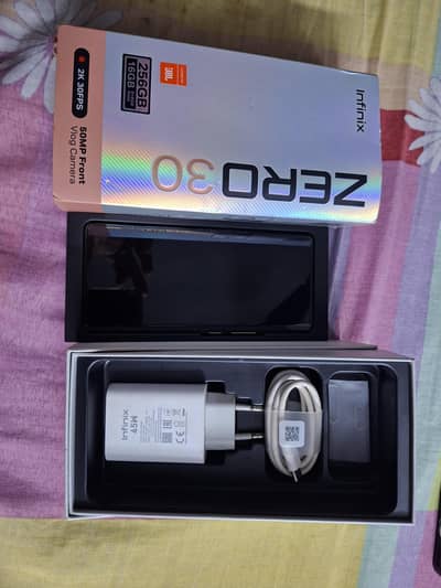 Infinix Zero 30 8+8 ram 256 rom