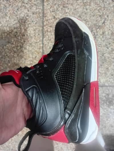 Used Branded Joggers Shoes – Size 9 – Excellent Condition