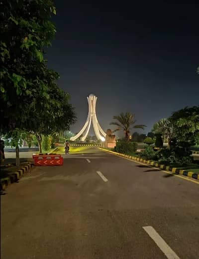 5 Marla prime location plot available for sale in New Lahore city