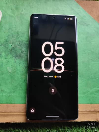 Google pixel 7pro. paper fold