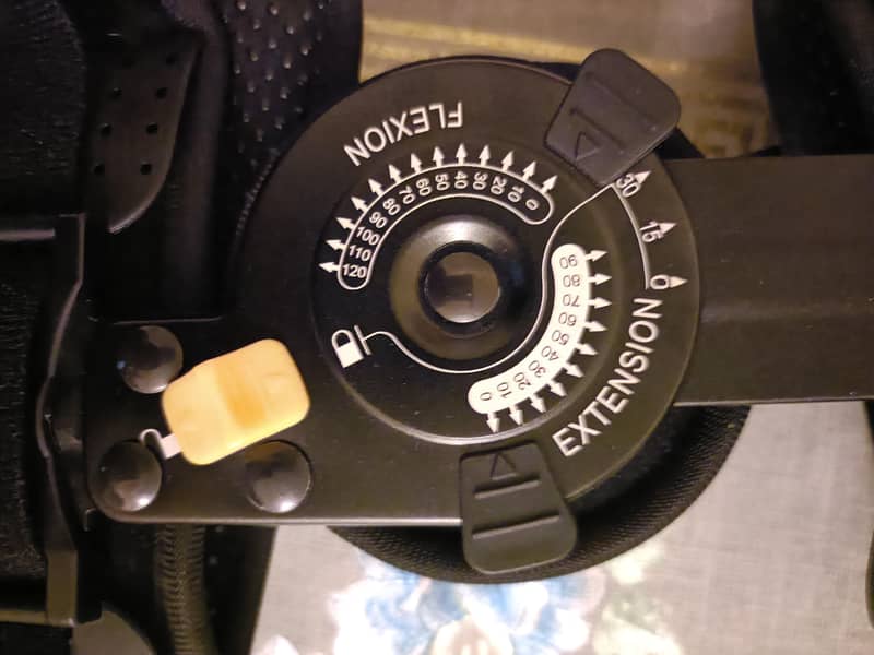 ACL brace with angular locks 1