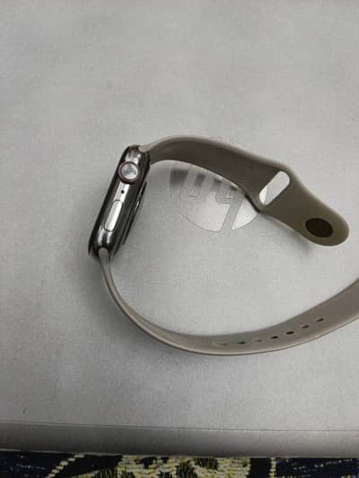 44mm Apple Series 4 Steelless steel LTE version