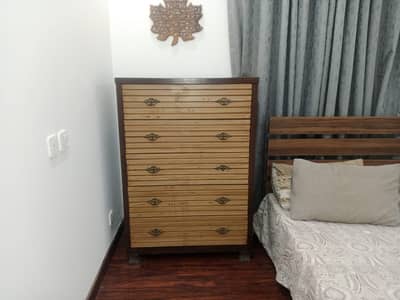Solid Wood Chest of Drawers – Excellent Condition