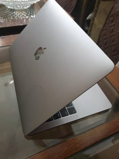 macbook pro 2019 13 inch i7/16/512