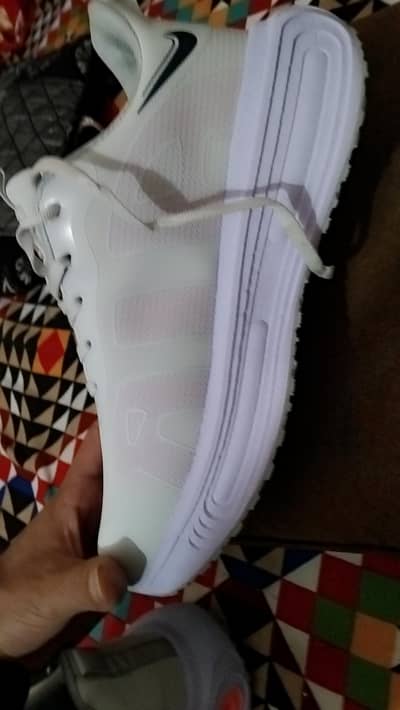 nike air. size 9       brand new not used made in China good shoes