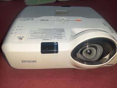 Epson projector EB-425W