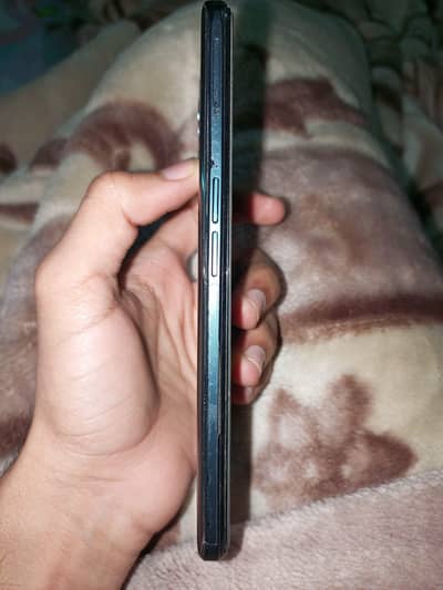 BOX CHARGER AVAILABLE