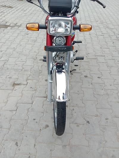 Honda 70 CD for sale. . . 0329--87--23--891