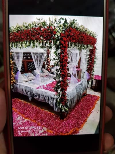 We decore whole wedding events with fresh and artificial flowers.