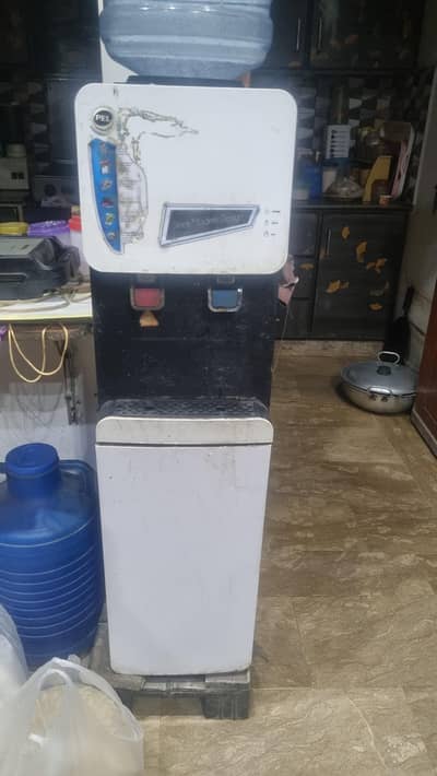 PEL Water Dispenser