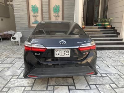 Toyota grande for sell 10/9 condition minior touch up only black room