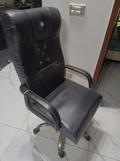 Computer chair almost new