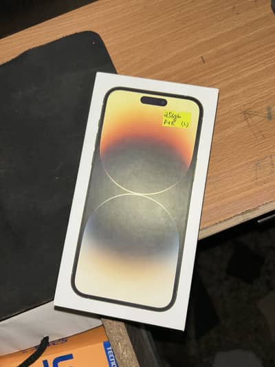 10/9 14 pro max urgent sale only pannel changed