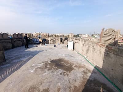 Roof Top 5th Story (5 Mrla)Available for Basant Near Shalamar Hospital