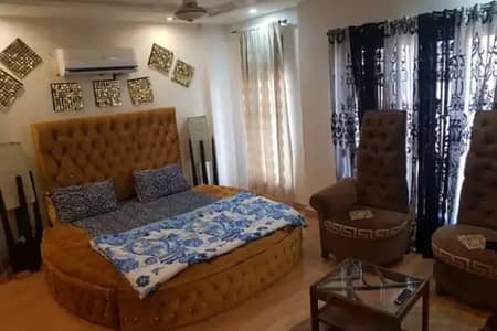 Studio phr day Sort Time available