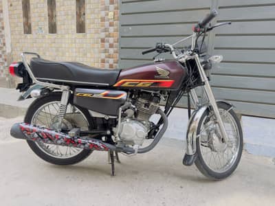 125 self start special edition condition 10/9 All cover elamination