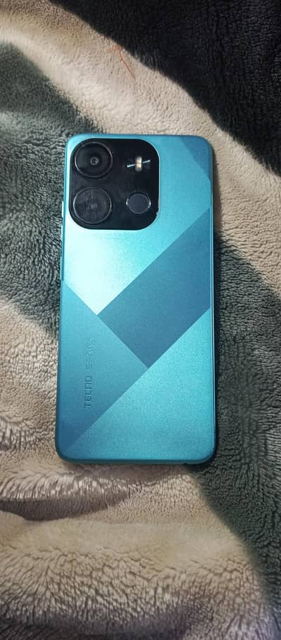 No charger only box and phone