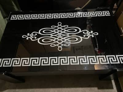 Office kai use kai liye table purchase kiya tha lkin fit Nhi aya