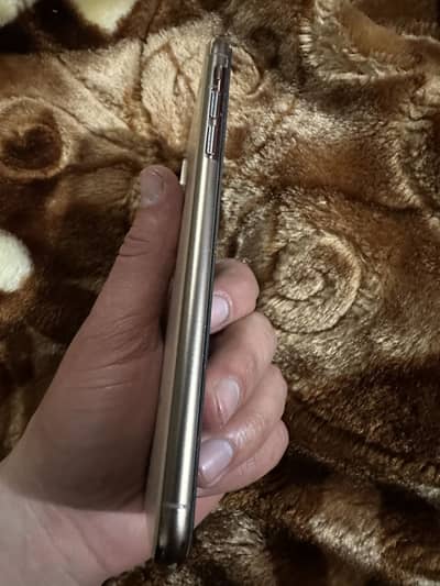 iPhone xsmax 256 GB. Waterproof 79 health origional