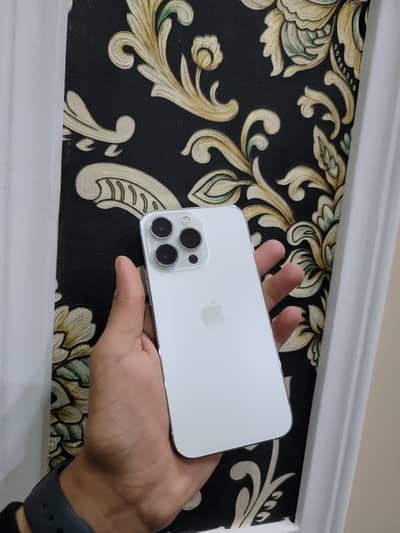 Silver White 13 Pro Lush Condition