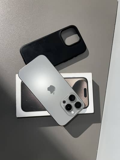 iPhone 15 pro JV Natural titanium