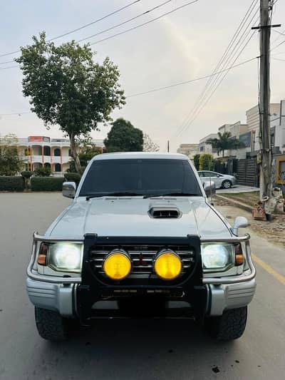 1993 Model 2014 Custom. Auction 2800 Deisel