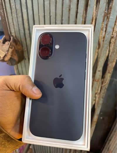 Apple iPhone 16