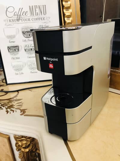Hotpoint by illy Coffee Machine