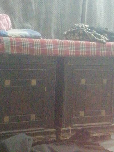 1 bed 2 side table 1 shisha Wali almari