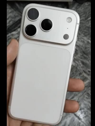 IPHONE 17 PRO SILVER 4 MONTH E-SIM TIME