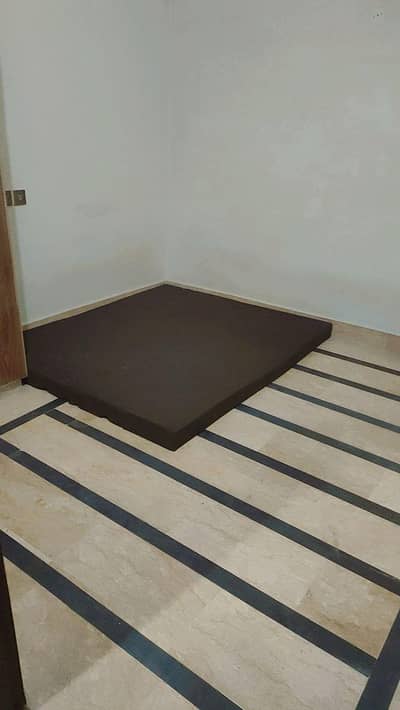 independent room available for rent ( WITHOUT COMOSSION)